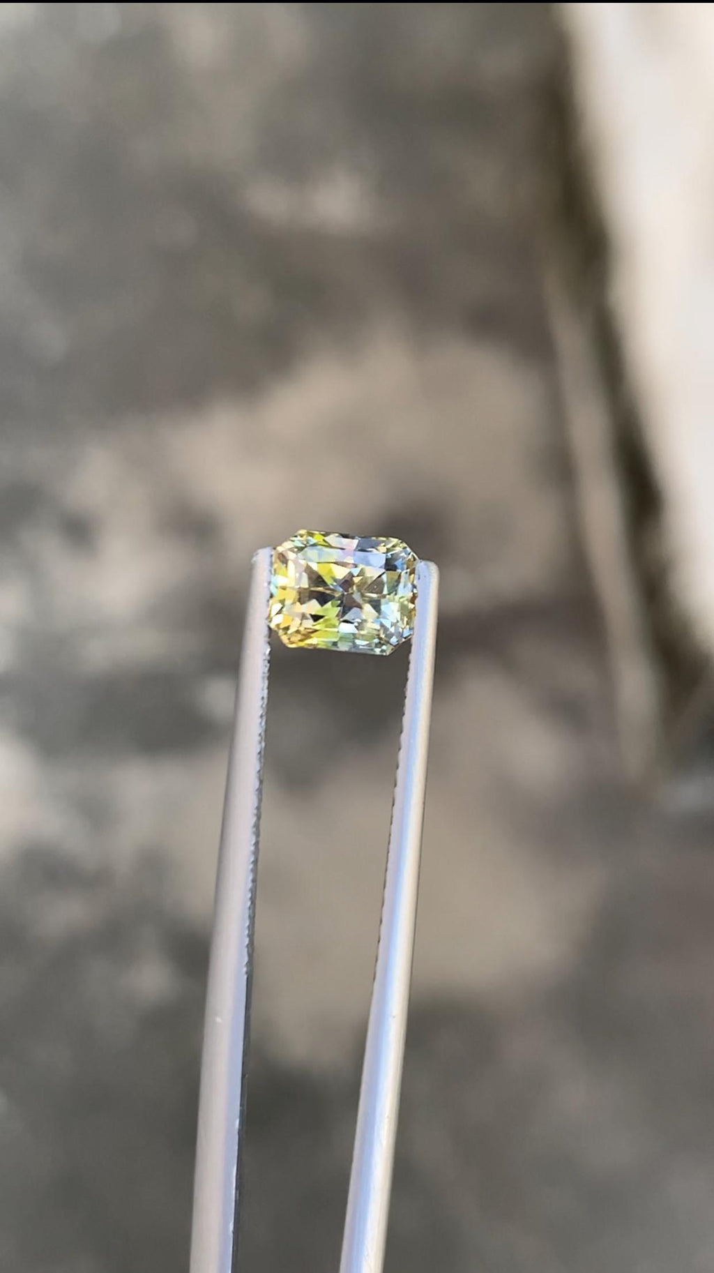 Bi-Color Sapphire Gemstone: 2.10 ct Natural Corundum, Faceted Jewelry Stone