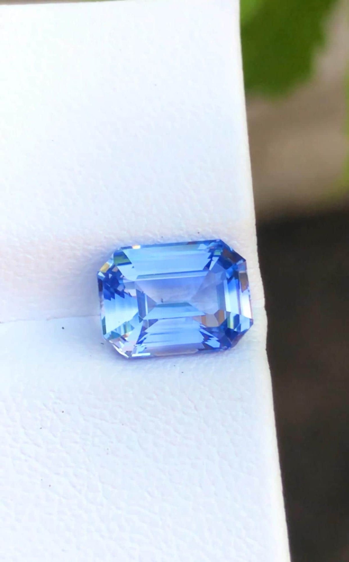 Bi Color Sapphire 3.55 carat emerald Cut – Blue Gem from Sri Lanka No Heat