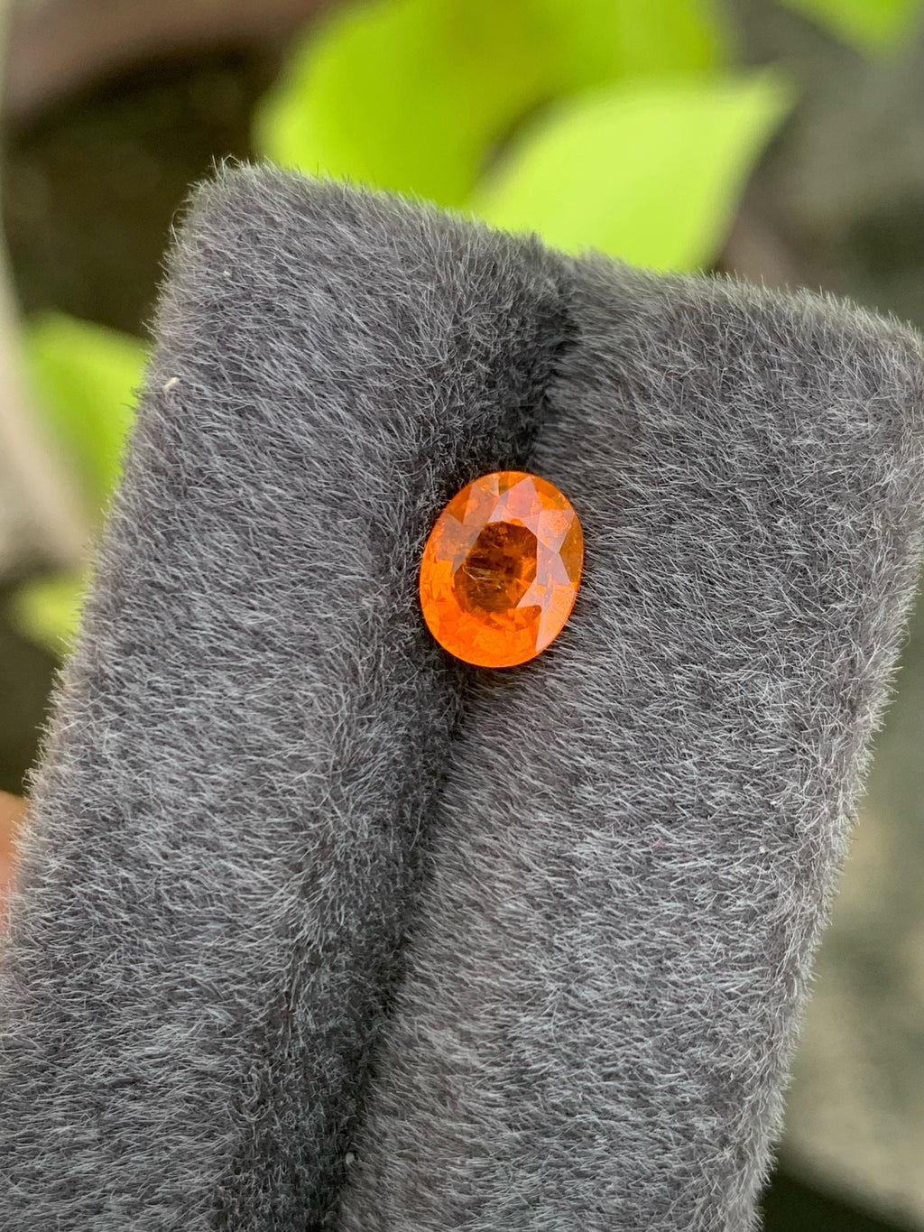 Natural Fanta Garnet Gemstone: Oval Cut, 2.30 CT, Sri Lanka