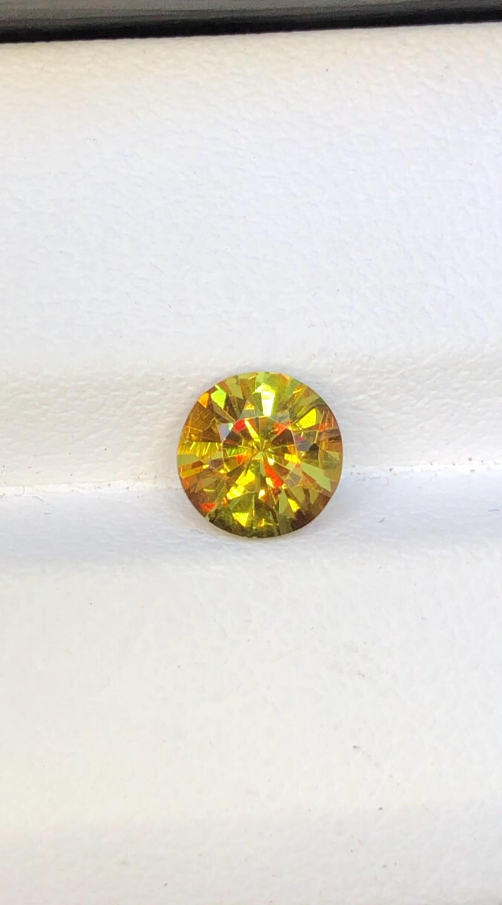Natural Sphene Gemstone: Round Cut, Loose Titanite, 1.35 CT