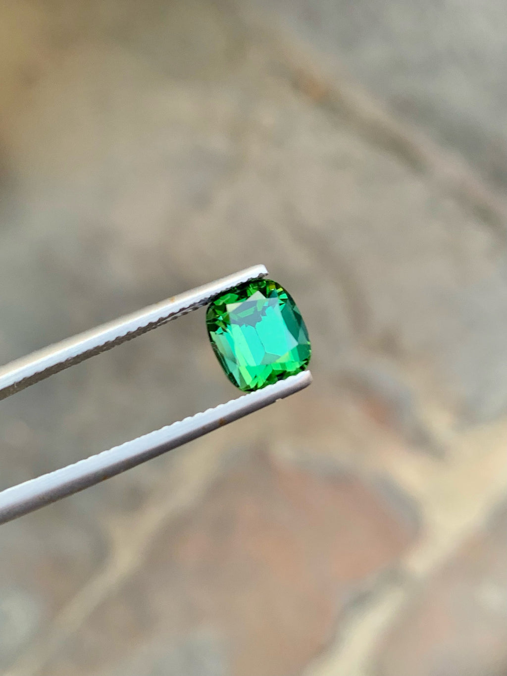 Green Tourmaline Gemstone: 2.40 CT Faceted Cushion Cut Stone