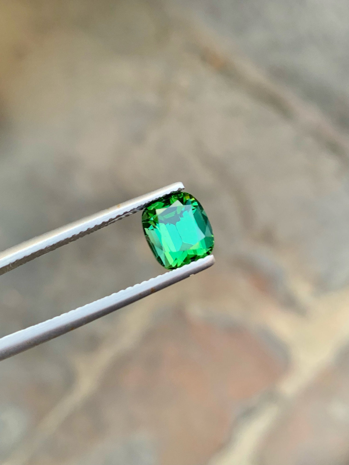 Green Tourmaline Gemstone: 2.40 CT Faceted Cushion Cut Stone