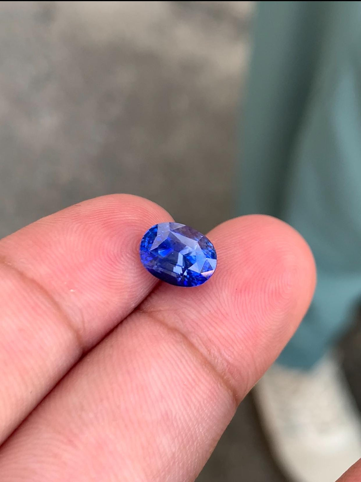 Sri Lanka Blue Sapphire Gemstone: 3.06 Carat Oval Cut, 9x7mm
