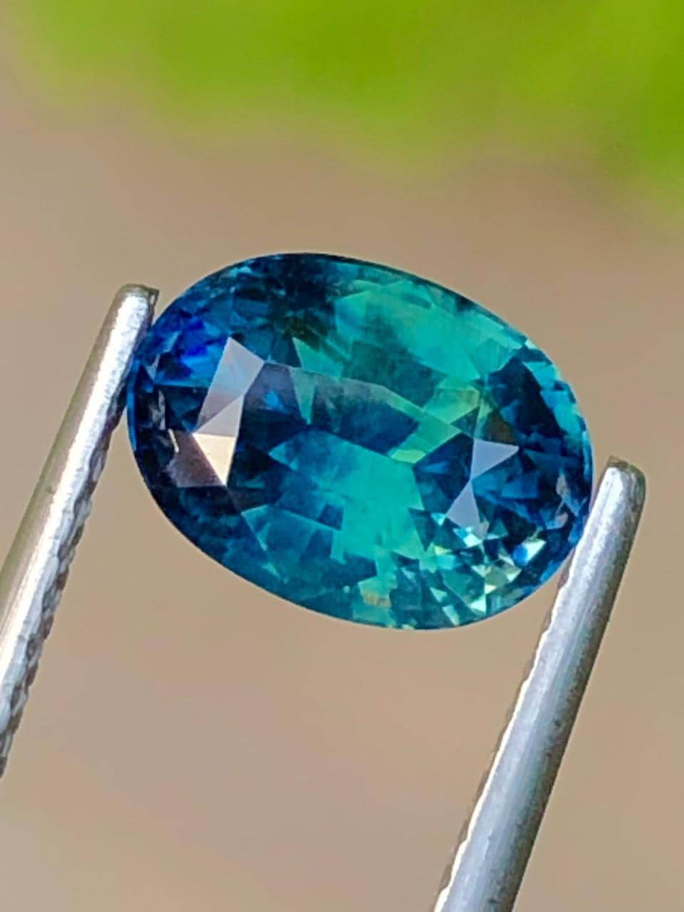 Bi-Color teal Sapphire 1.80 ova Cut •  Blue Party Sapphire from srilanka With Certificate