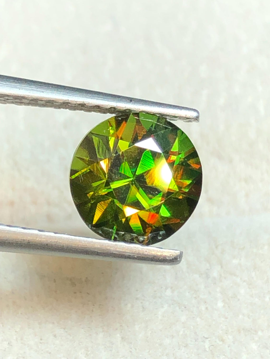 Chrome Sphene 1.87ct Round Cut – Madagascar • Full Fire