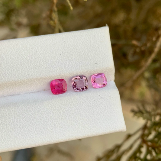 Magenta Red Color,pink ,purplish pink Spinel Gemstone lot, Ring Size Spinel Cut Stone, Transparent Gem For Jewelry Making Cushion Cut 1.95ct