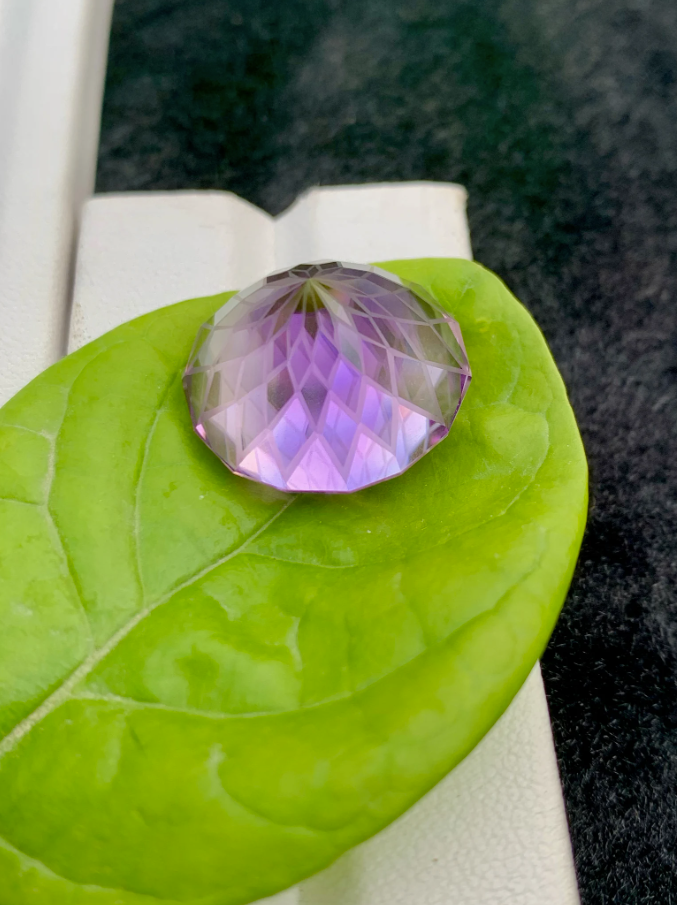29.10ct Loupe Clean Purple-Pink Amethyst – Precision Flower Cut Gem from Brazil