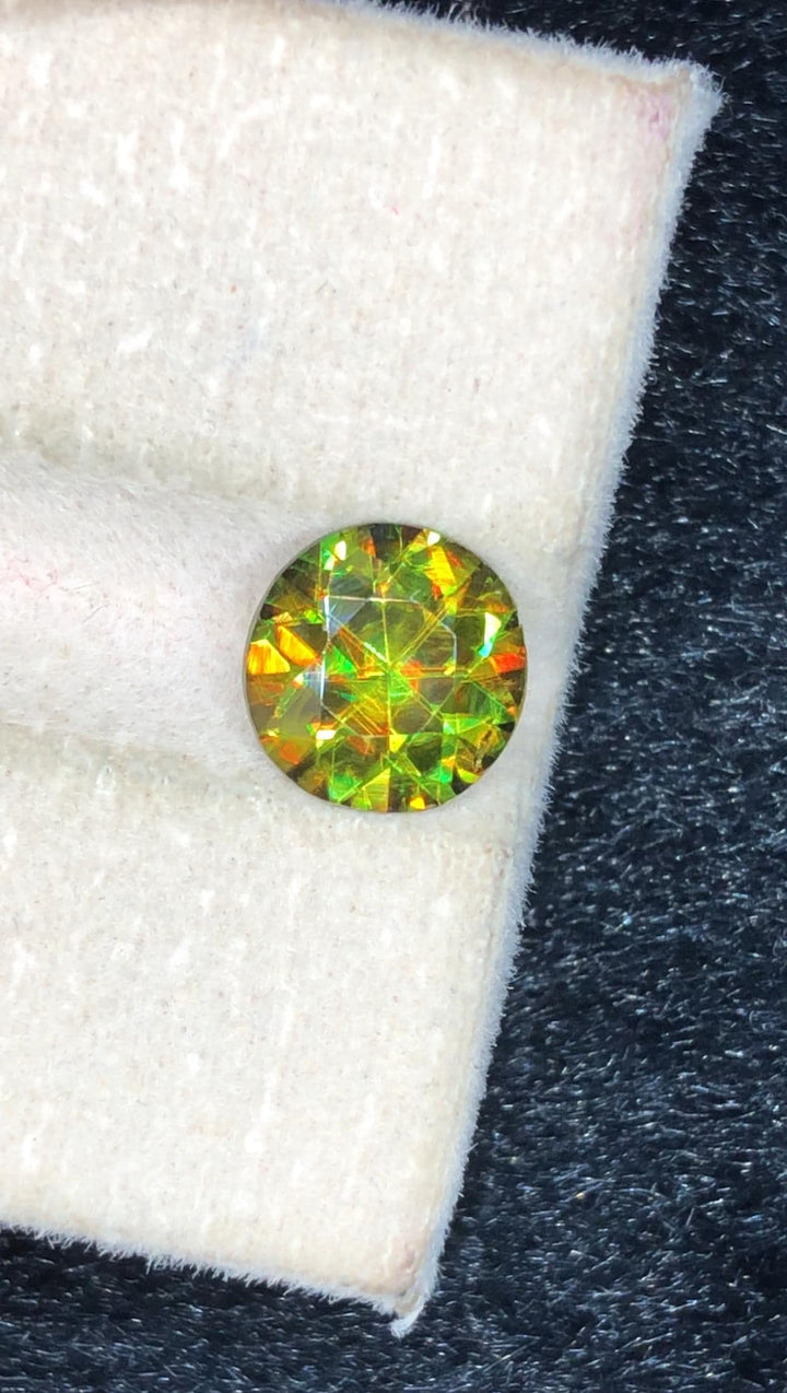 Chrome sphene round cut with fire from Pakistan