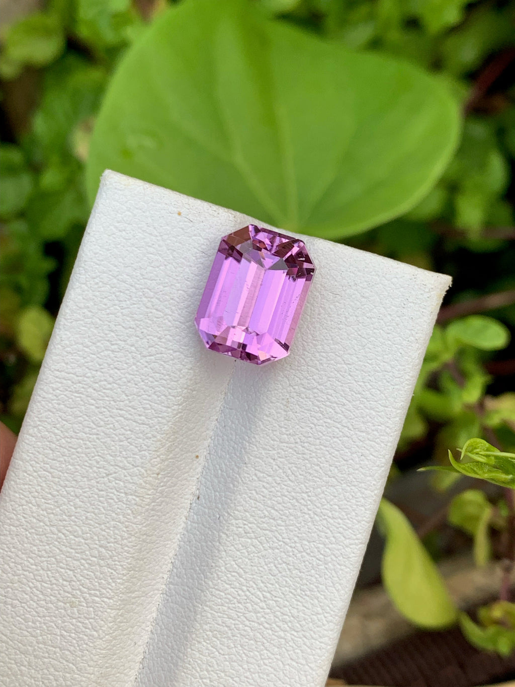 Lilac Pink Kunzite Gemstone: Emerald Cut, 7.00 CT