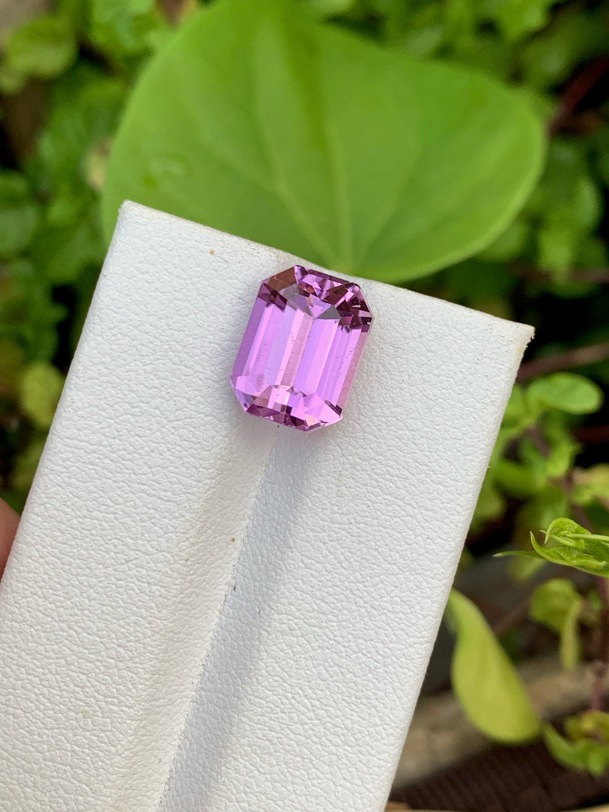 Lilac Pink Kunzite Gemstone: Emerald Cut, 7.00 CT