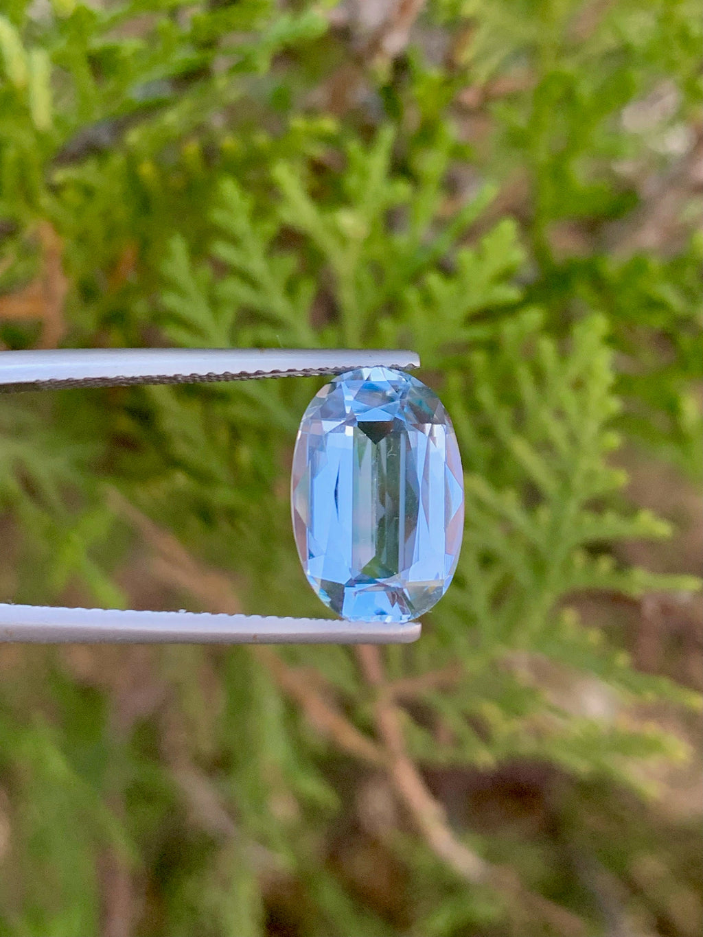 Santa Maria Blue Aquamarine Gemstone: 4.40 CT Brazilian Oval Cut