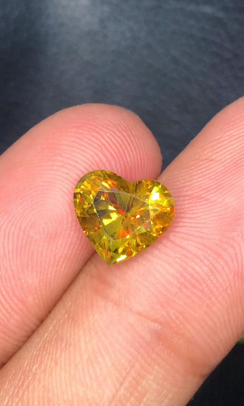 3.25 Carat Apple Green Sphene Gemstone: Faceted Ring Stone