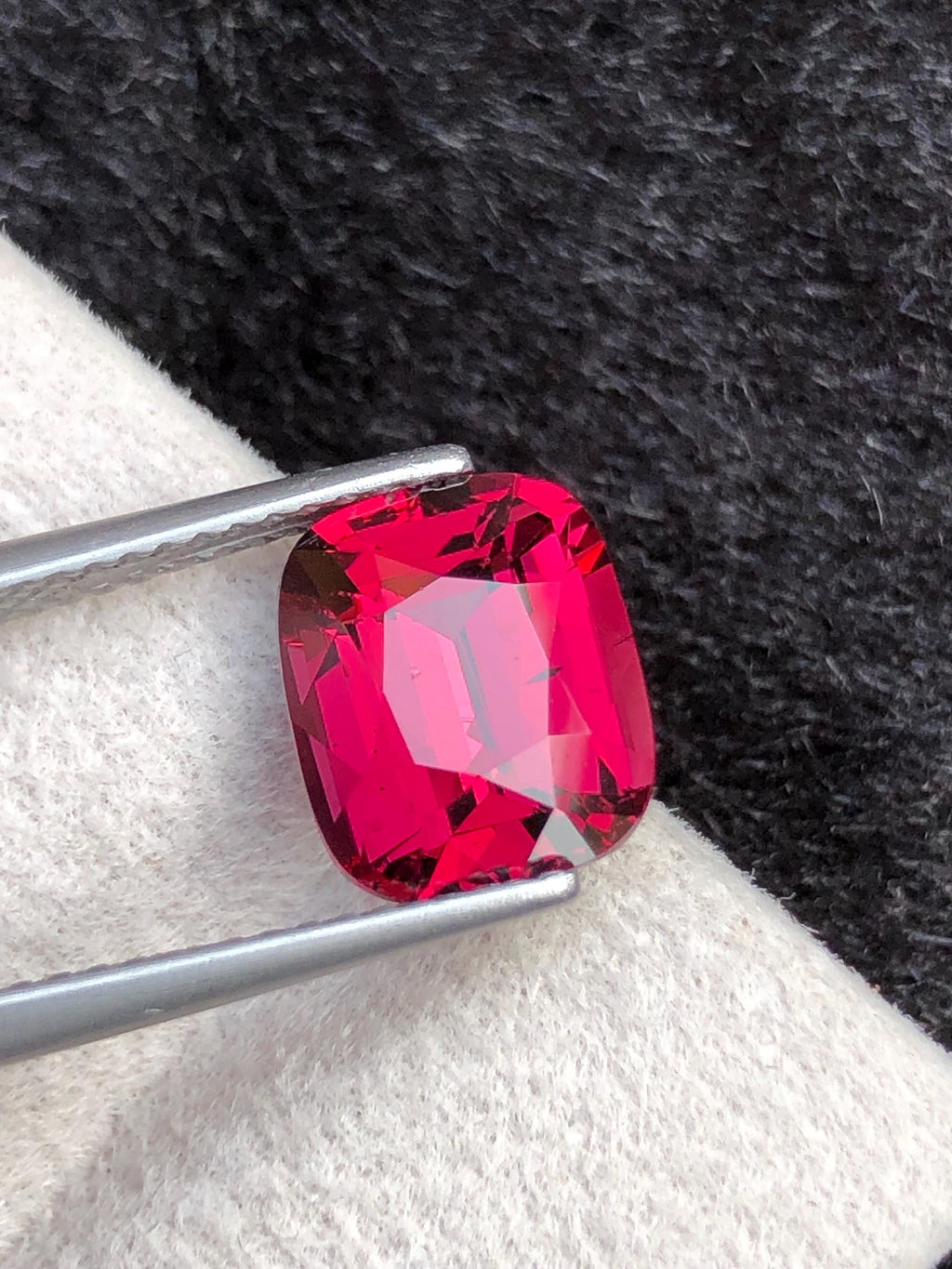 Tanga Mine Rhodolite Garnet 3.95ct Cushion Cut – Raspberry-Tone Tanzanian Gemstone