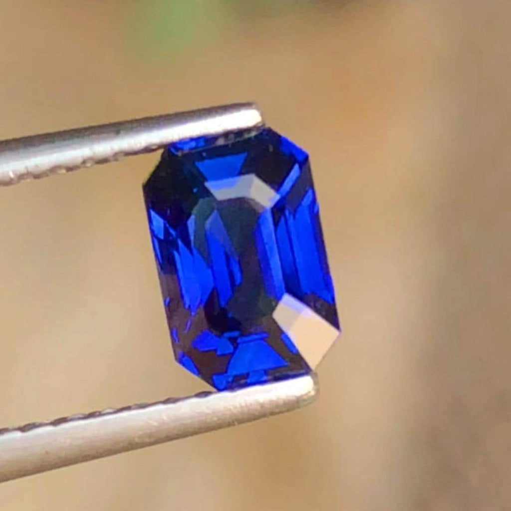 Royal Blue Sapphire 1.09ct Octagonal Cut Madagascar – Certified Faceted Gemstone