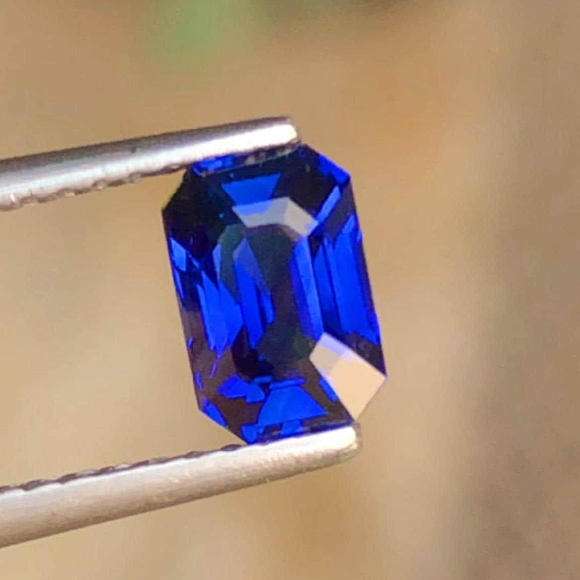 Royal Blue Sapphire 1.09ct Octagonal Cut Madagascar – Certified Faceted Gemstone