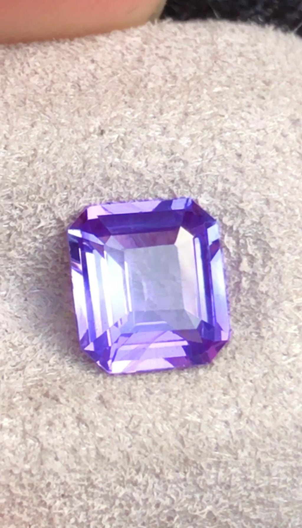 A masterpiece of nature, Certified spinel refined for those who appreciate true beauty.