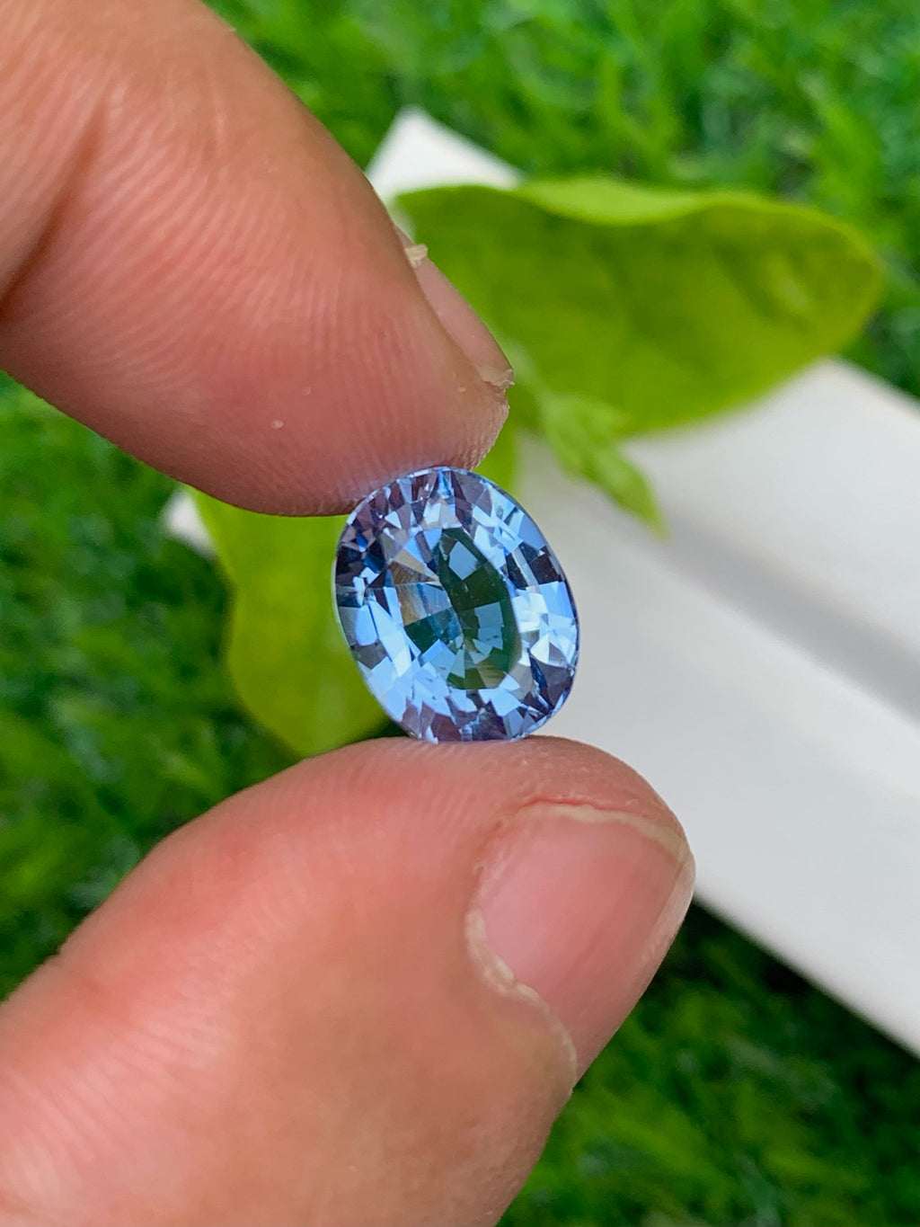 Santa Maria Aquamarine Loose Gemstone: Faceted Oval Cut, 4.35 CT