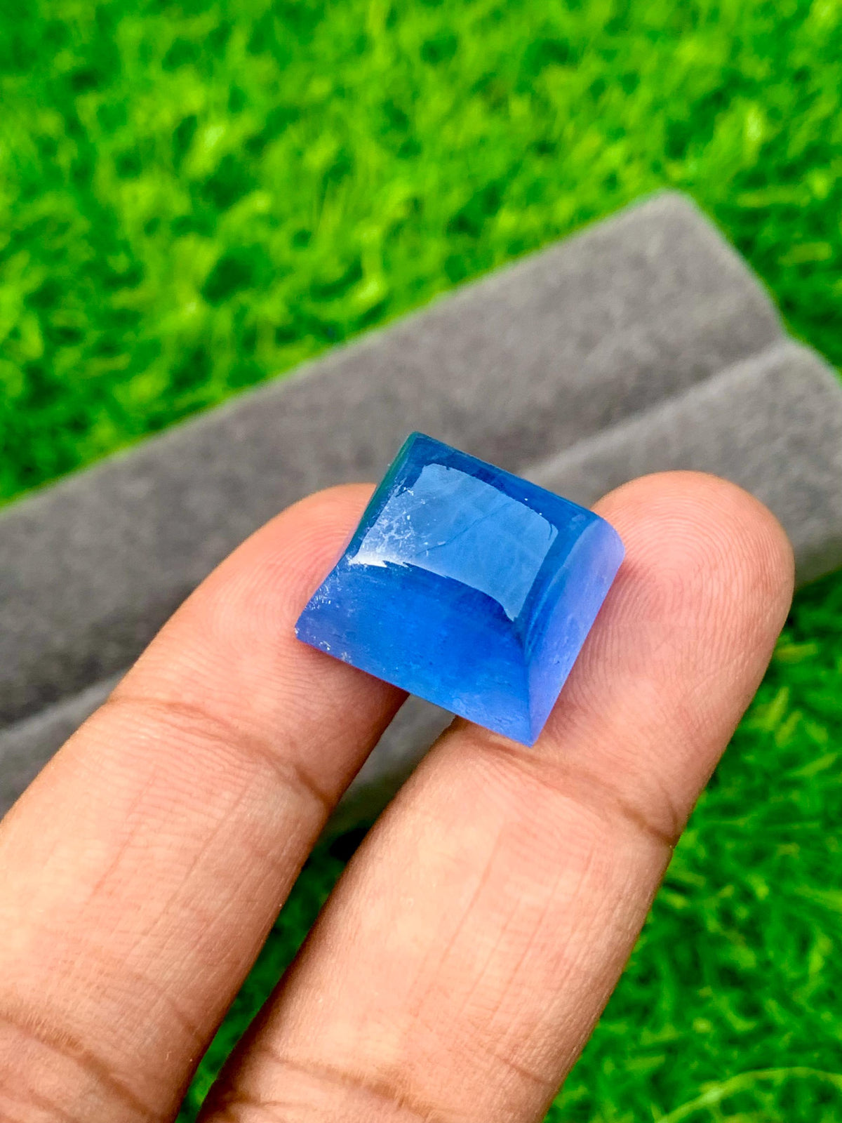 Santa Maria Aquamarine Cabochon: Sugarloaf Gemstone, 28.95 Carat