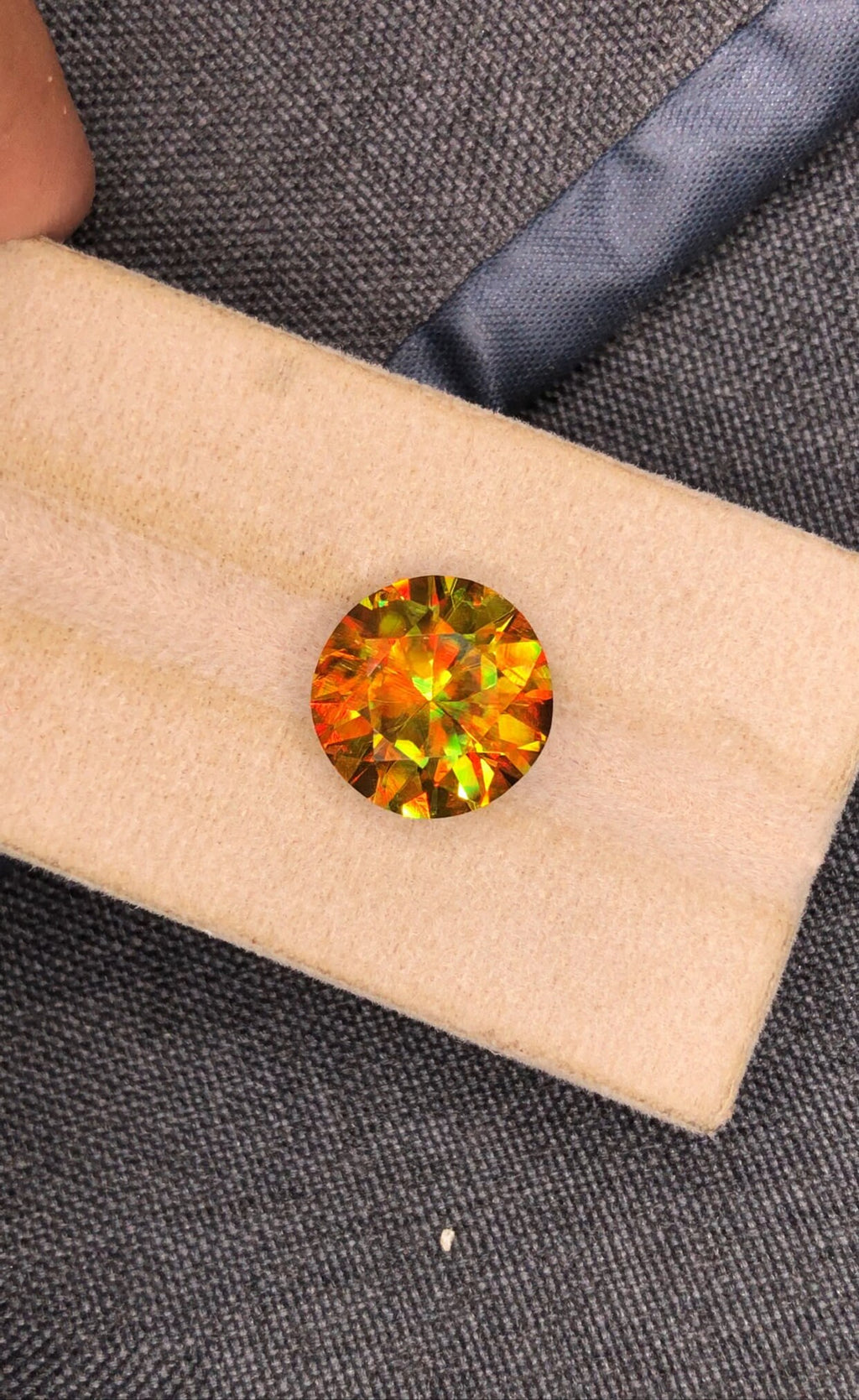 7.95 CT Round Cut Sphene Gemstone: Natural Titanite Stone