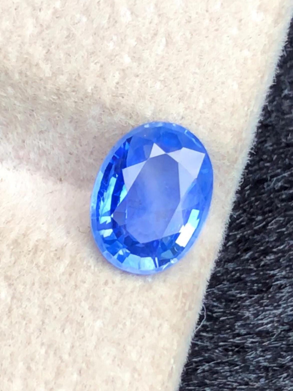 Blue Sapphire 1.31ct Oval Cut • Sri Lanka