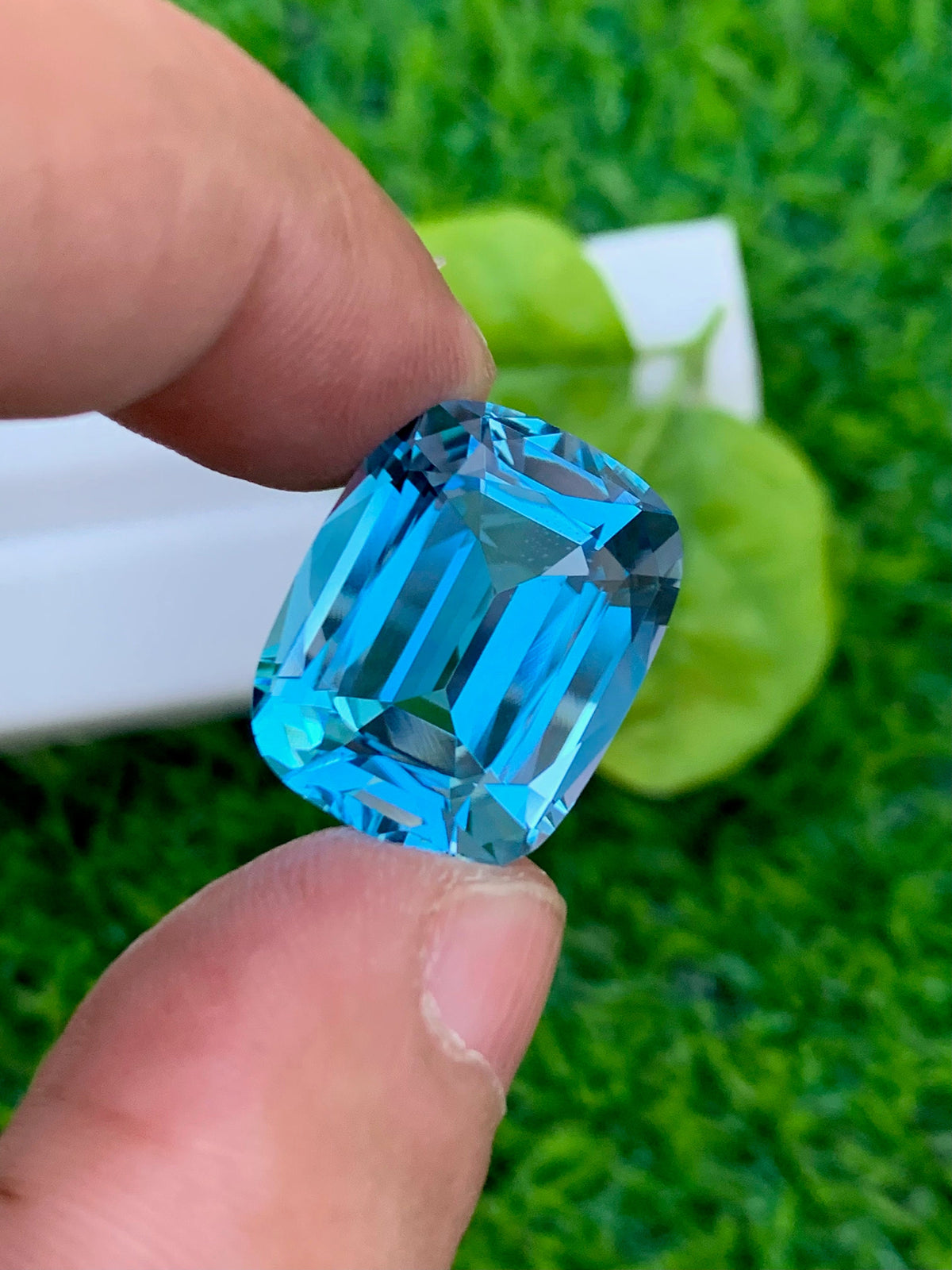 Swiss Blue Topaz Gemstone: 23.40 CT Cushion Cut Stone
