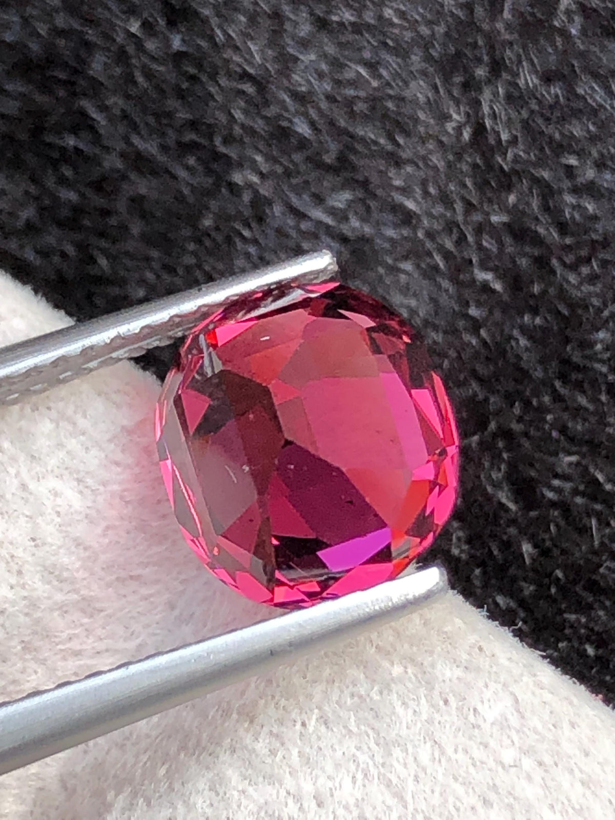 Purple Rhodolite Garnet 3.80ct Oval Cut – Raspberry-Tone Tanzanian Gemstone