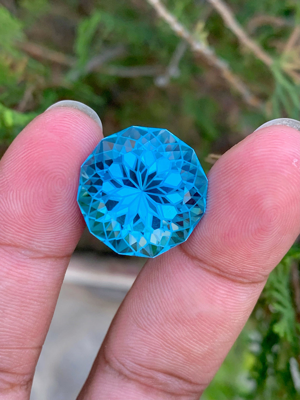 35.5 CT Swiss Blue Topaz Gemstone: Round Faceted Cut Stone