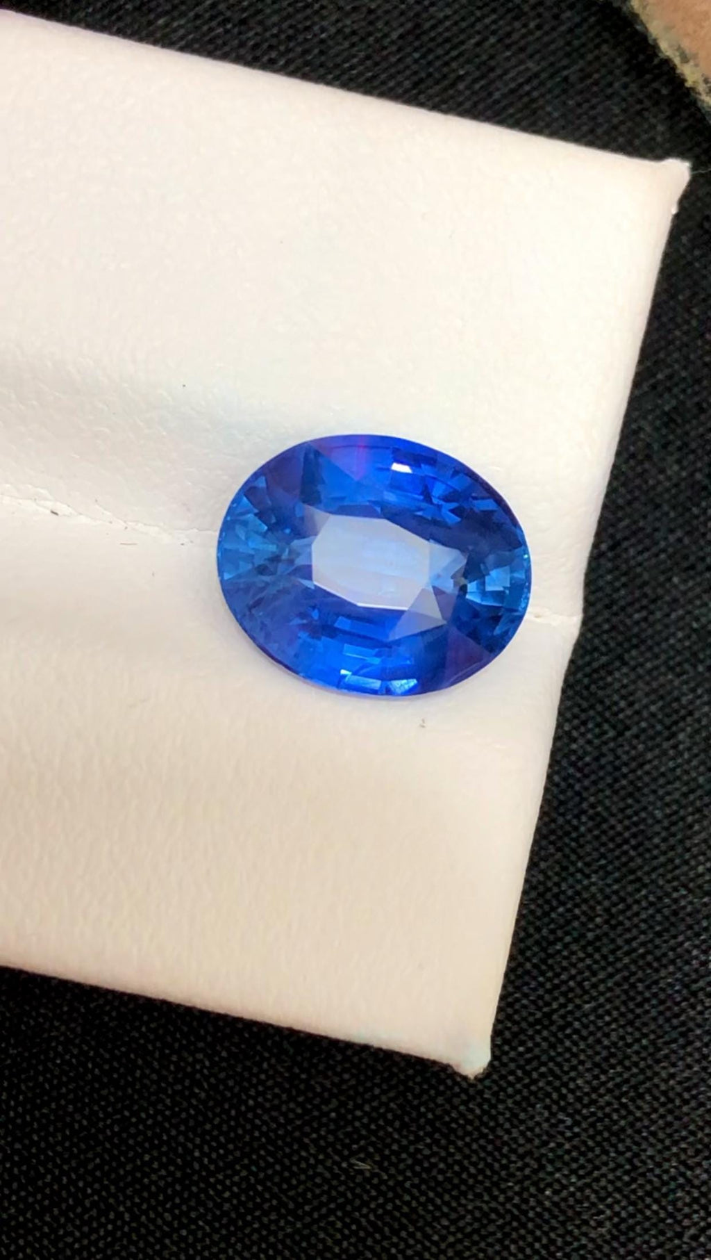 Royal Blue Sapphire Gemstone: 5 Carat Oval Cut, Sri Lankan Ceylon