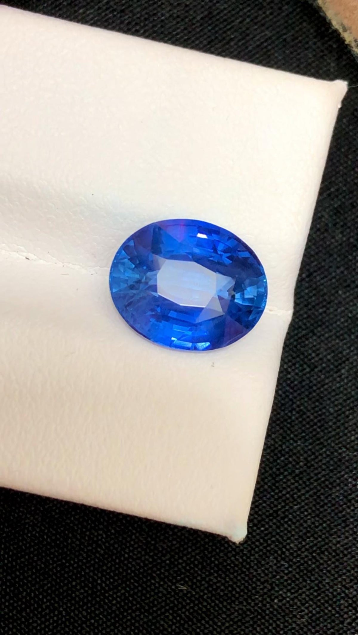 Royal Blue Sapphire Gemstone: 5 Carat Oval Cut, Sri Lankan Ceylon