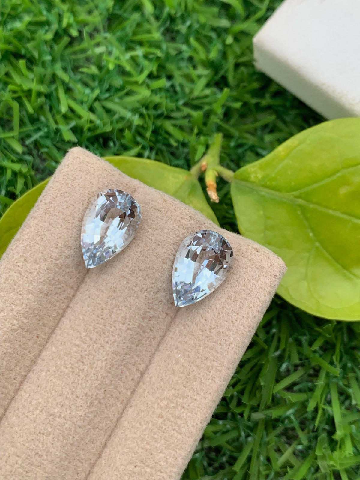 Santa Maria Aquamarine Gemstone Pair: 4.30 CT Pear Cut Beryl