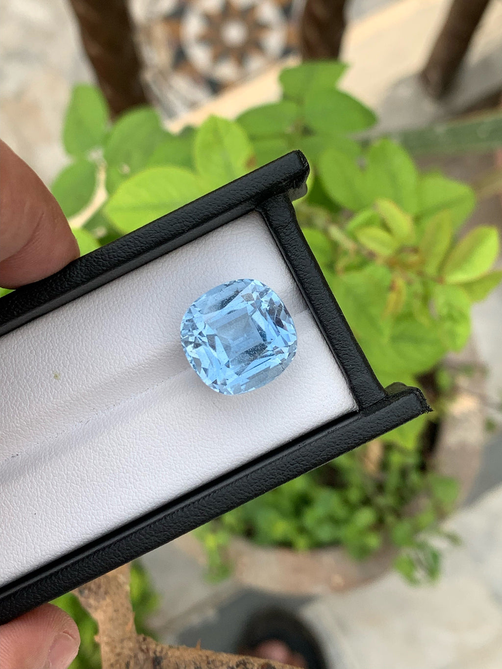 Santa Maria Aquamarine Beryl Gemstone: 17.75 Carat Cushion Cut