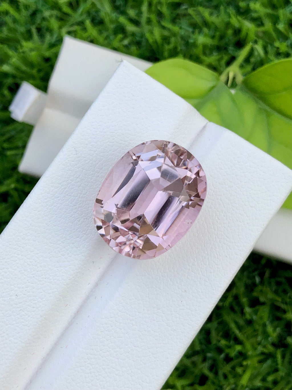 Reddish Pink Kunzite Gemstone: 30.75 CT Faceted Cushion Cut
