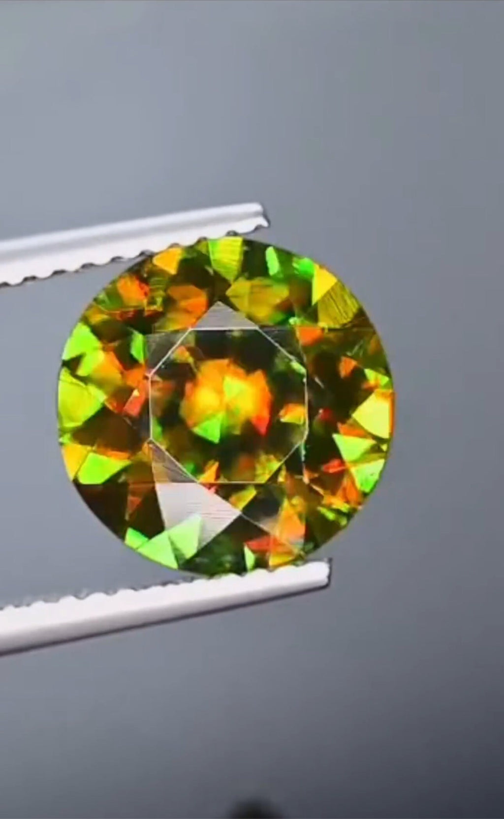 Natural Chrome Sphene Gemstone: 3.90 Carat Nugget Green Titanite