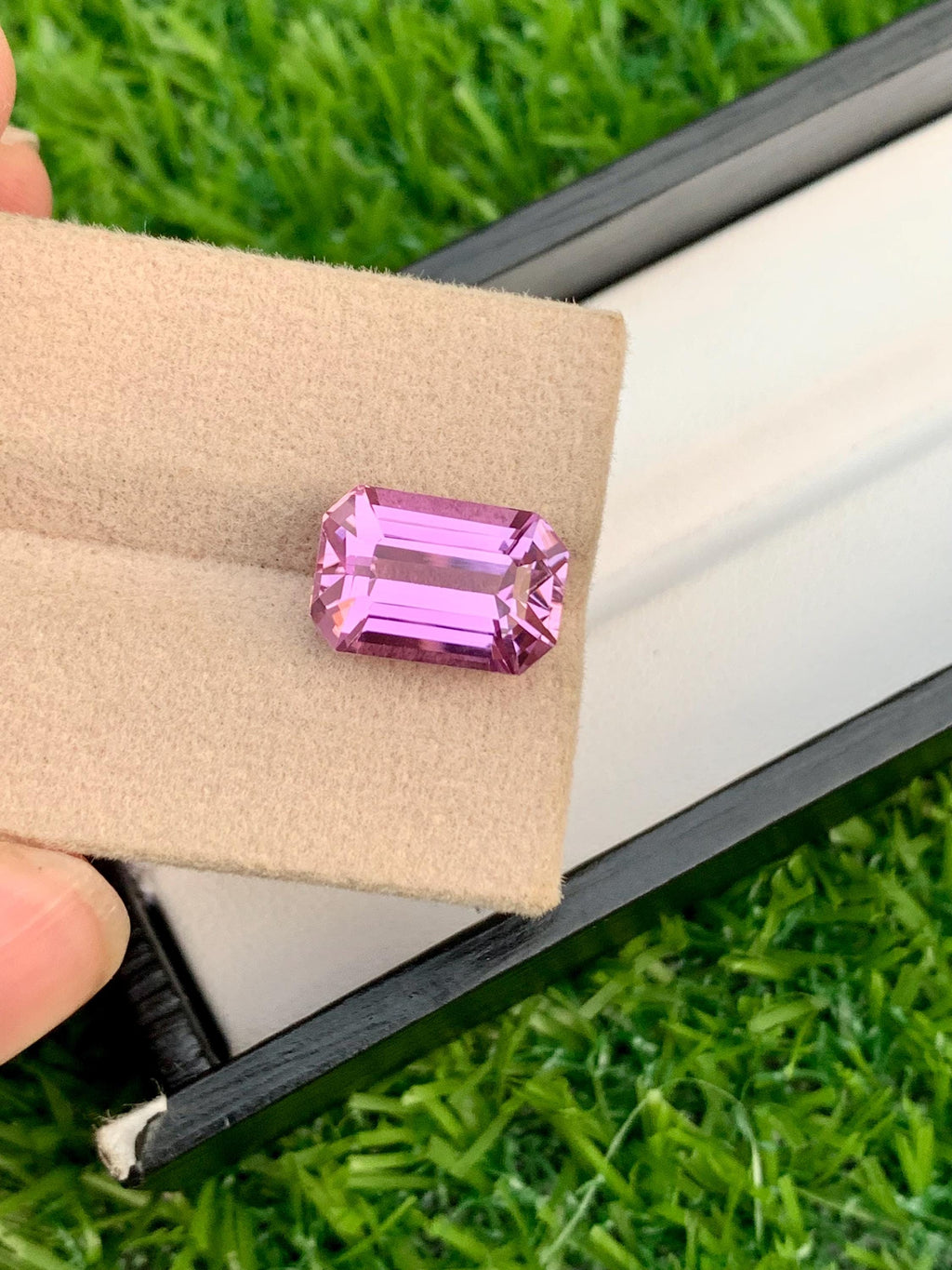 7.55 Carat Deep Pink Kunzite Gemstone: Afghan Spodumene, Emerald Cut