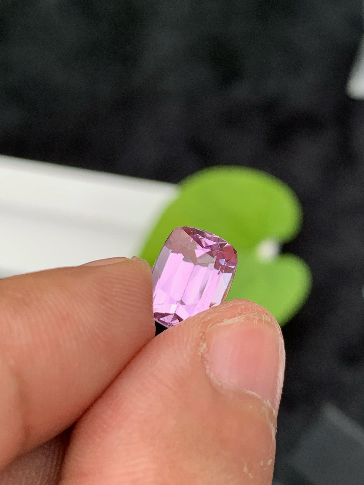 Lilac Pink Kunzite Gemstone: 4.45 CT Cushion Cut, VVS Clarity