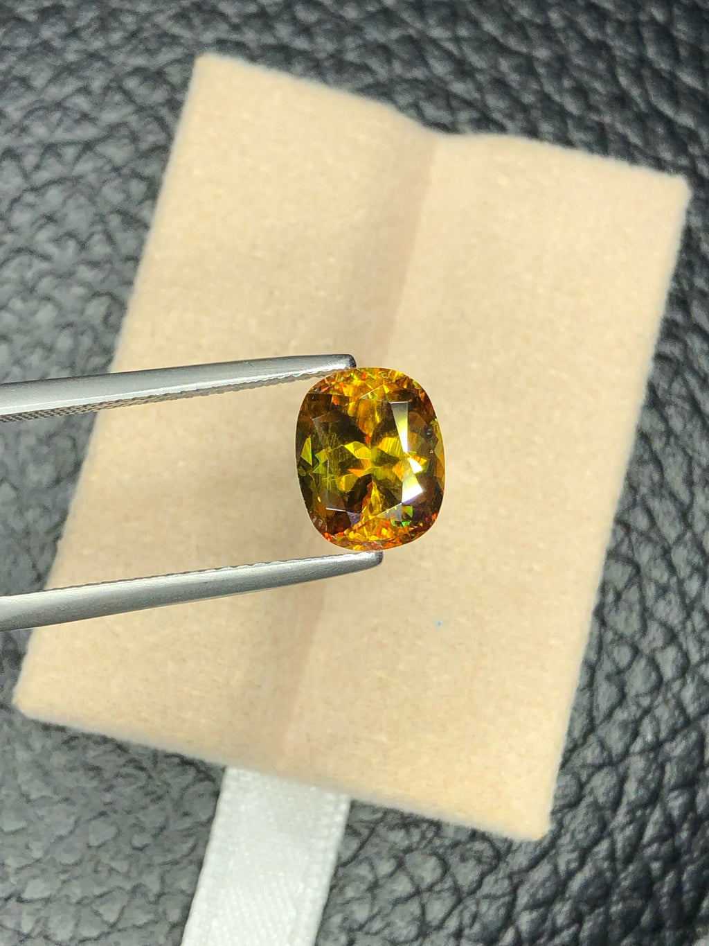 Natural Green Sphene Gemstone: Oval Cut Loose Stone, 3.35 CT