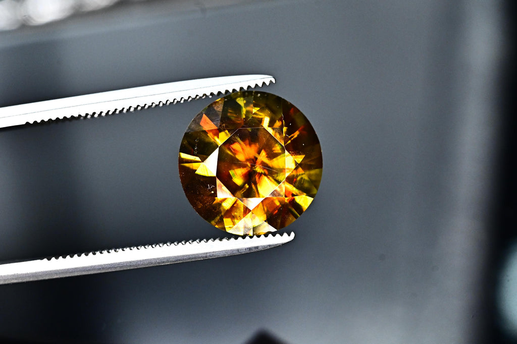 3.70 Carat Natural Orange Sphene Gemstone: Loose Nugget Cut