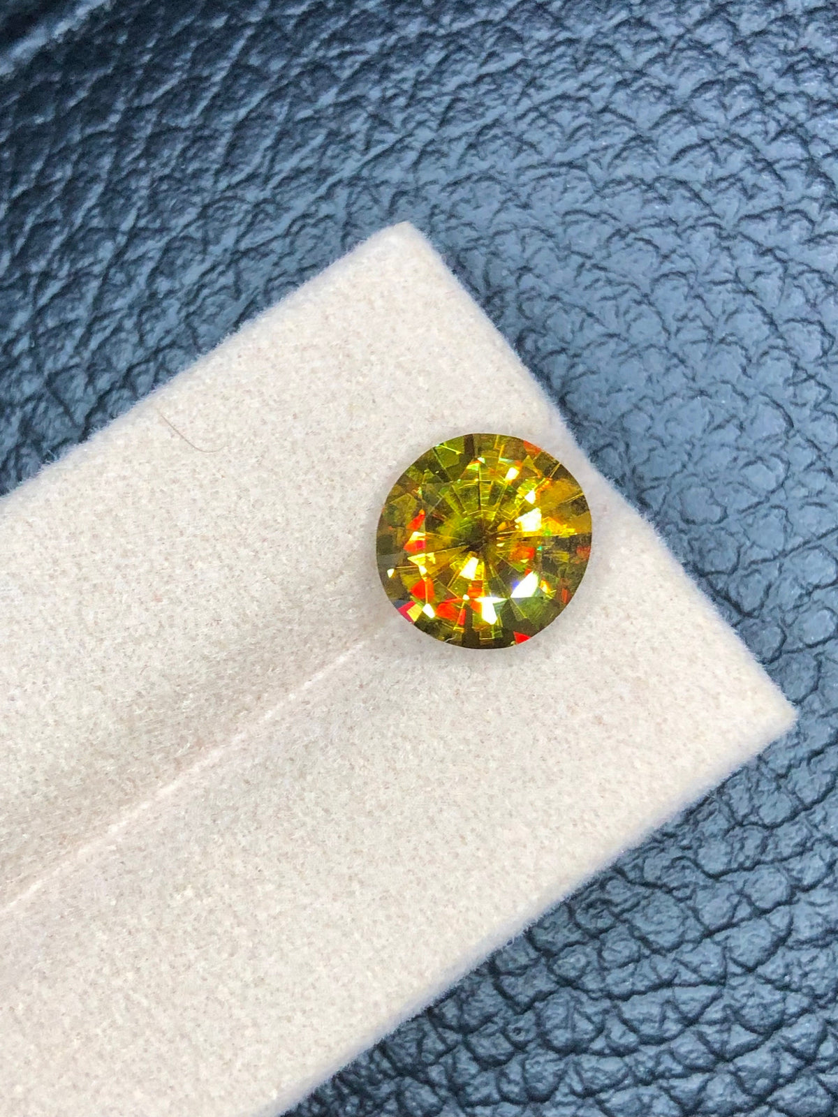 Full Fire Sphene Loose Gemstone: 5.45 CT Natural Titanite Stone