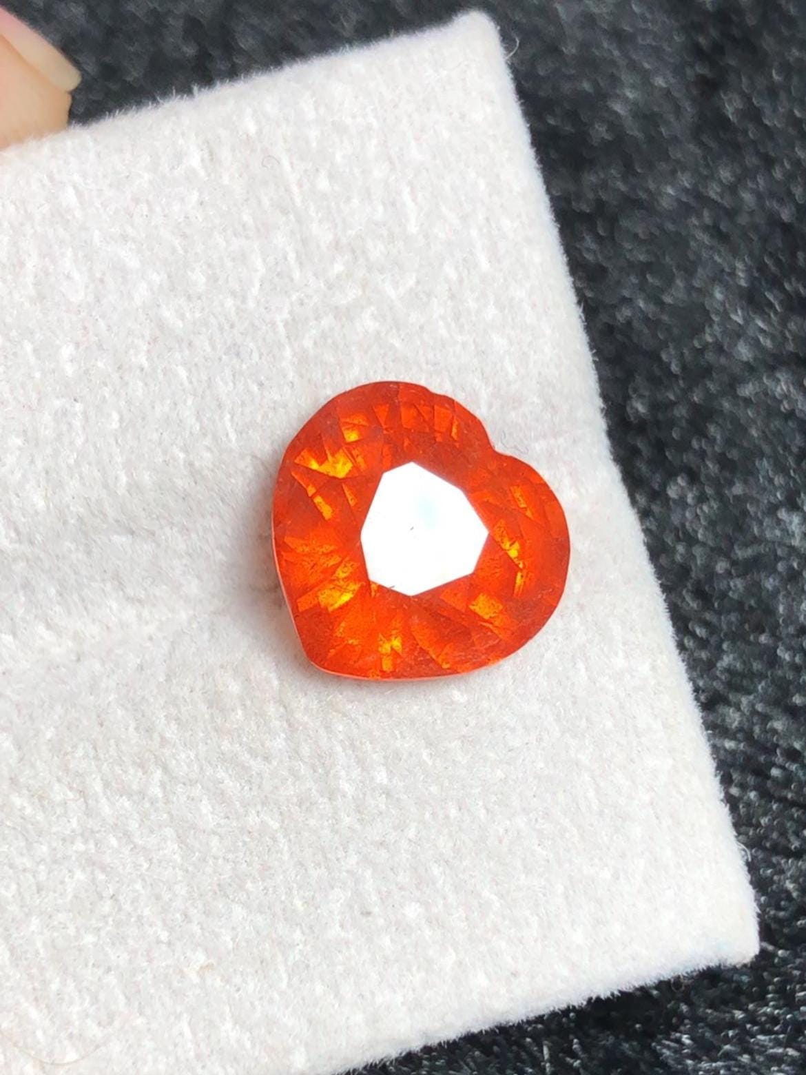 Fanta Garnet 4.90 ct Heart Cut – Vibrant Orange Collector’s Gem
