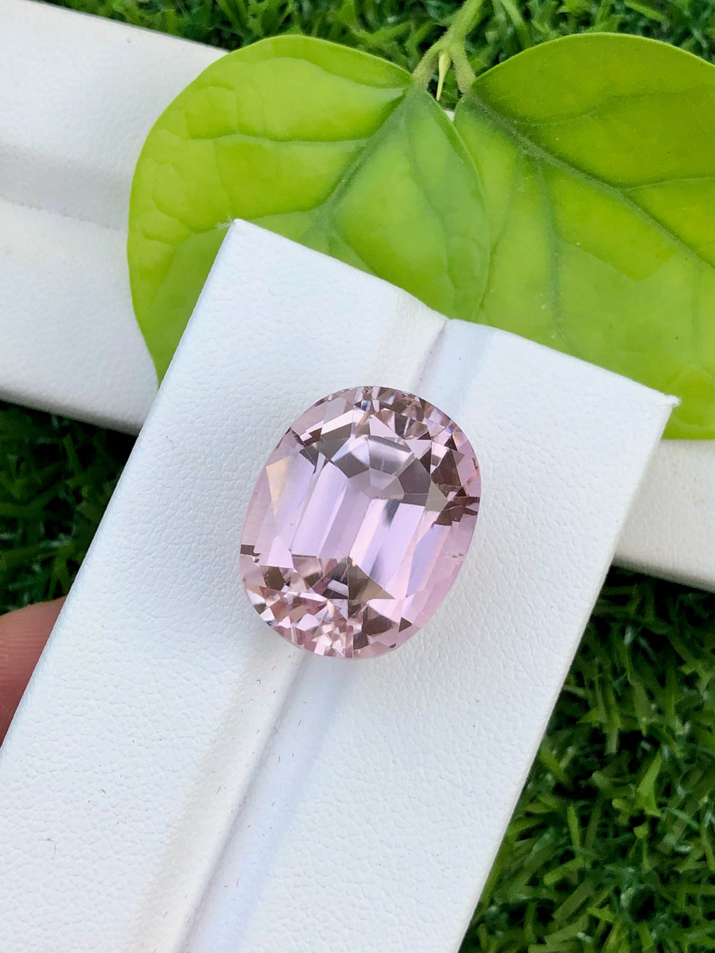 Reddish Pink Kunzite Gemstone: 30.75 CT Faceted Cushion Cut