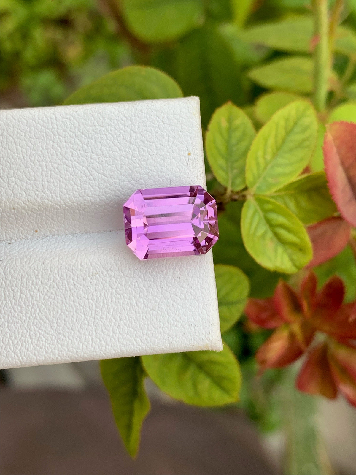 Lilac Pink Kunzite Gemstone: Emerald Cut, 7.00 CT