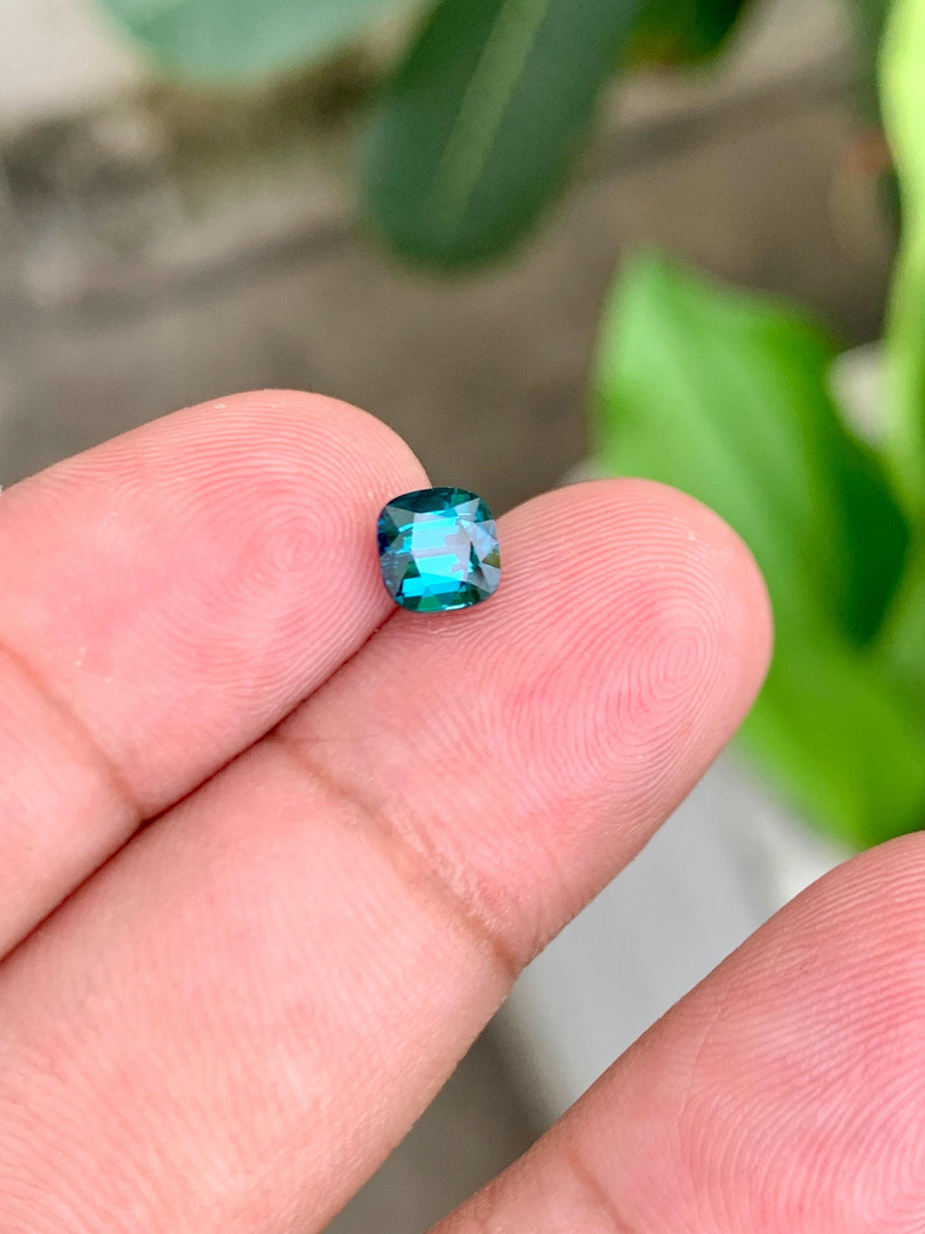 Neon Blue Tourmaline Gemstone: 1.00 Carat Round Cut, Afghanistan Origin