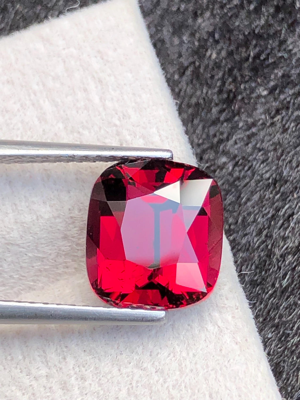 Tanga Mine Rhodolite Garnet 4.81ct Cushion Cut – Raspberry-Tone Tanzanian Gemstone