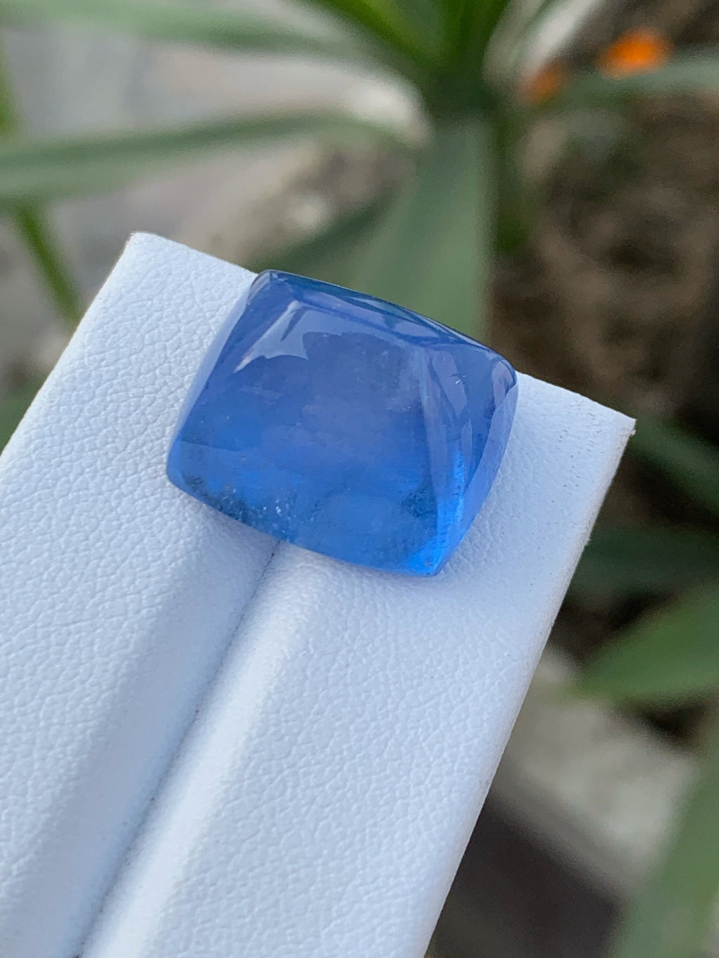 Santa Maria Aquamarine Cabochon: Fine Gemstone, 27.5 Carat