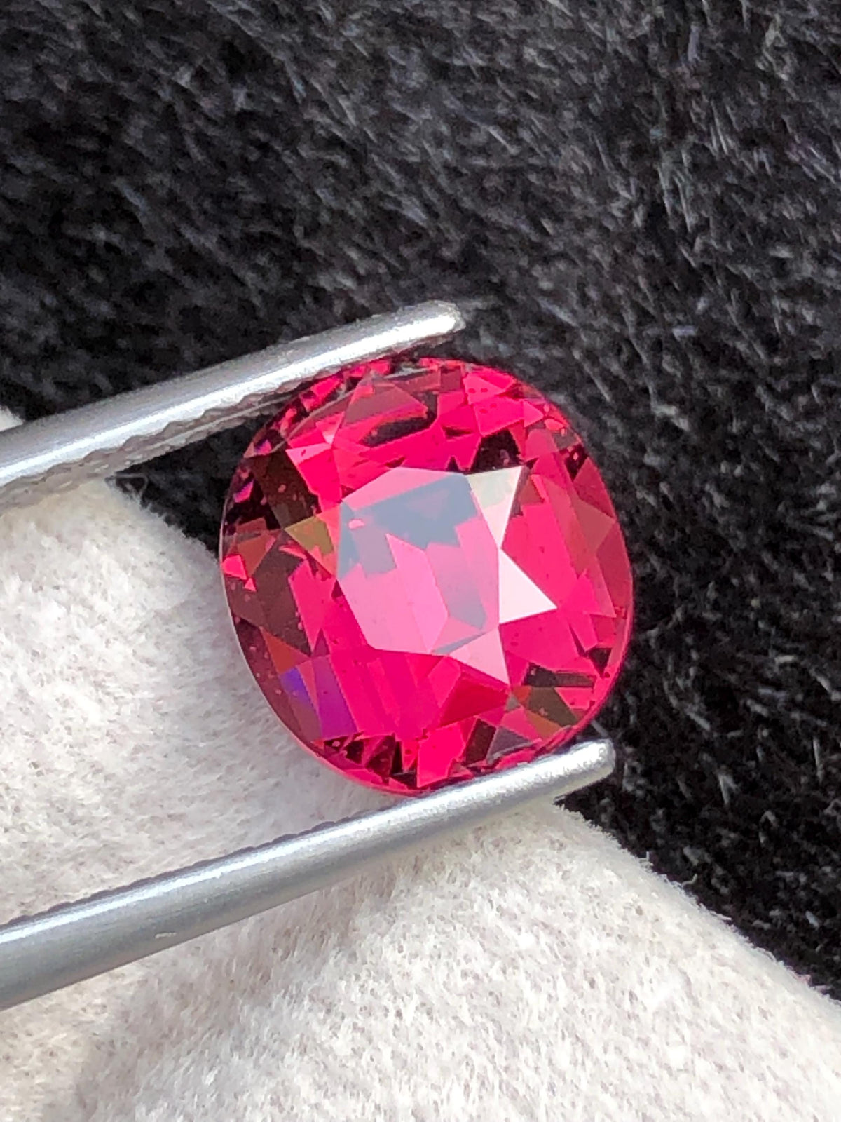 Purple Rhodolite Garnet 3.80ct Oval Cut – Raspberry-Tone Tanzanian Gemstone