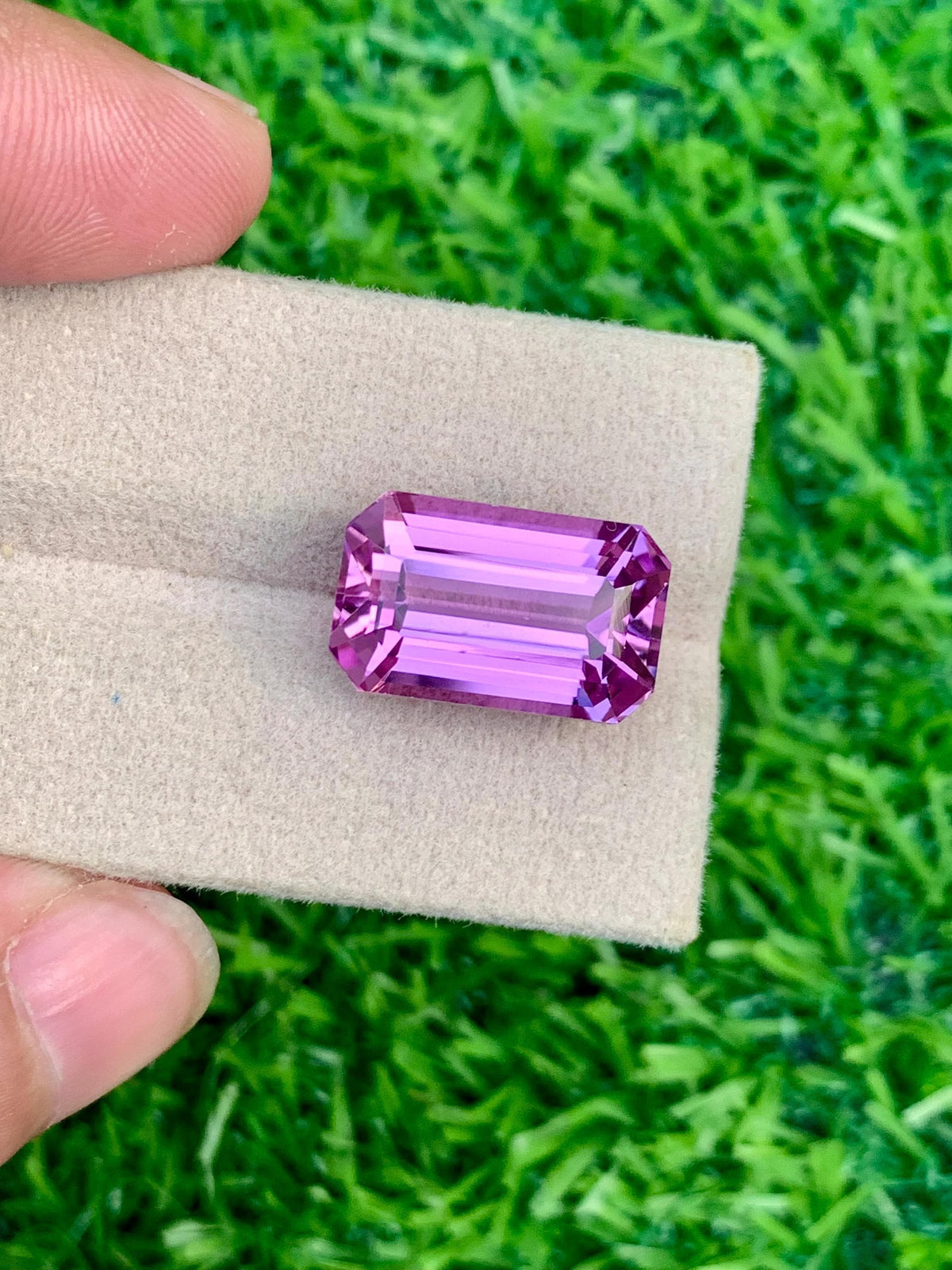 Deep Pink Kunzite Gemstone: 15 Carat Flawless Emerald Cut