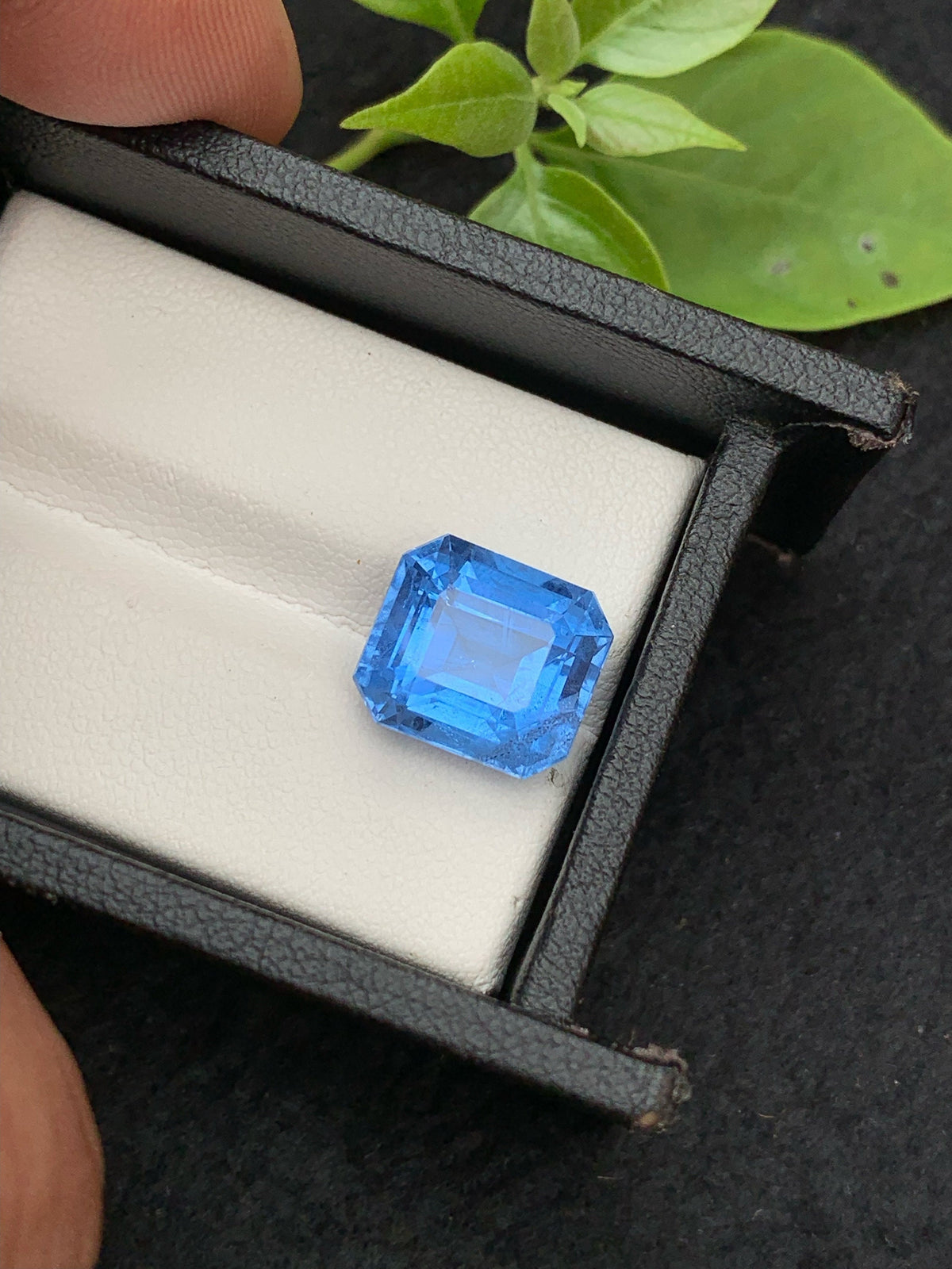 Emerald Cut Aquamarine Gemstone: Deep Blue Jewelry Stone, 7.55 Carats