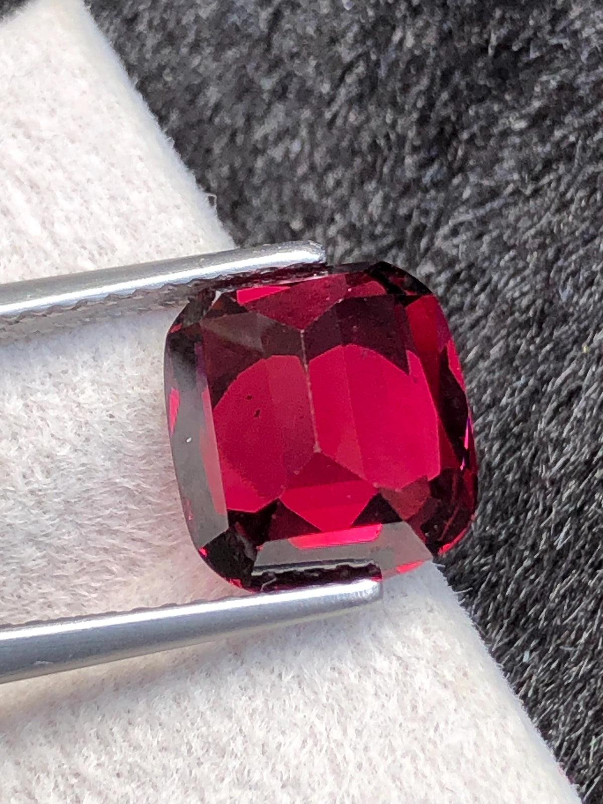 Tanga Mine Rhodolite Garnet 4.81ct Cushion Cut – Raspberry-Tone Tanzanian Gemstone