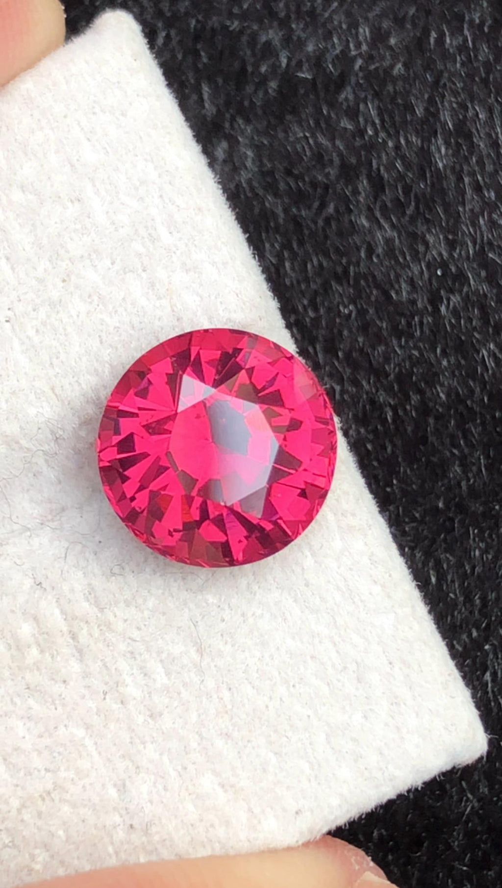 Purple Rhodolite Garnet 4.80ct Round Diamond Cut – Raspberry-Tone Tanga Mine Tanzanian Gemstone