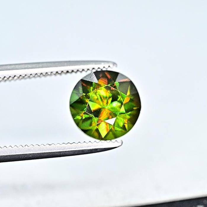 Natural Green Sphene Gemstone: Round Cut Loose Jewelry Stone, 2.2 Carats